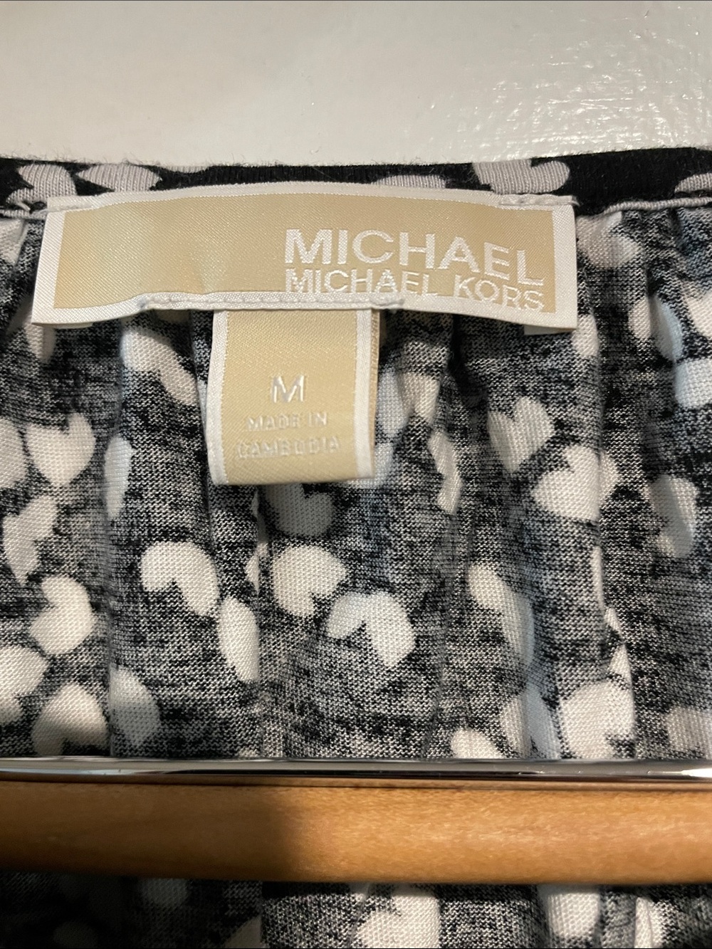 MICHAEL Michael Kors Black and White Printed Ruffle-Sleeve Top! - Picture 2 of 3